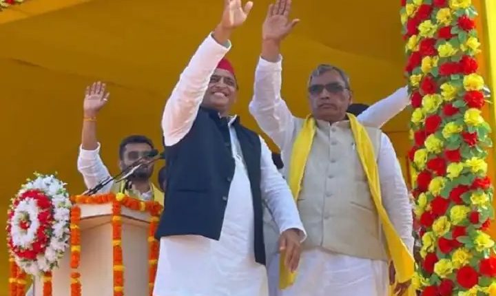 Seeing the red-yellow color of Akhilesh Yadav, someone else must be turning red-yellow