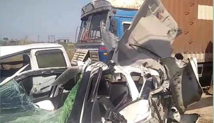 A horrific accident happened on NH-2, 4 including couple died