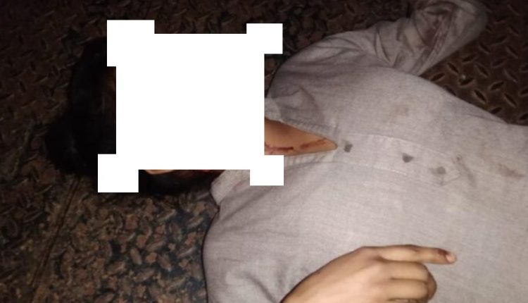 Lover stabbed a girl working in a beauty parlor