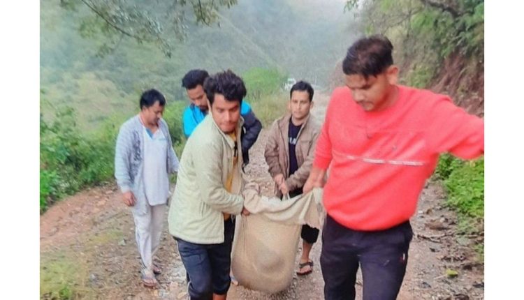 Traumatic accident in Pithoragarh, five people including retired Brigadier Vinod Chand died in the accident