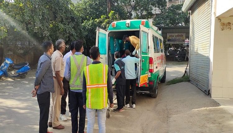 A horrific road accident, car and truck collided in the process of overtaking, 8 killed