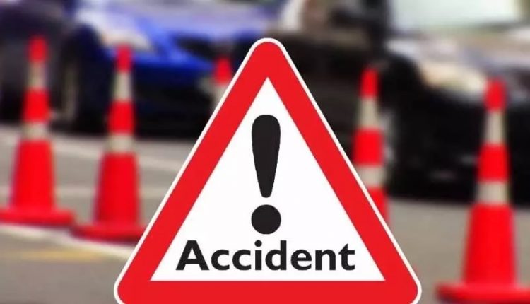 4 people killed in a painful road accident