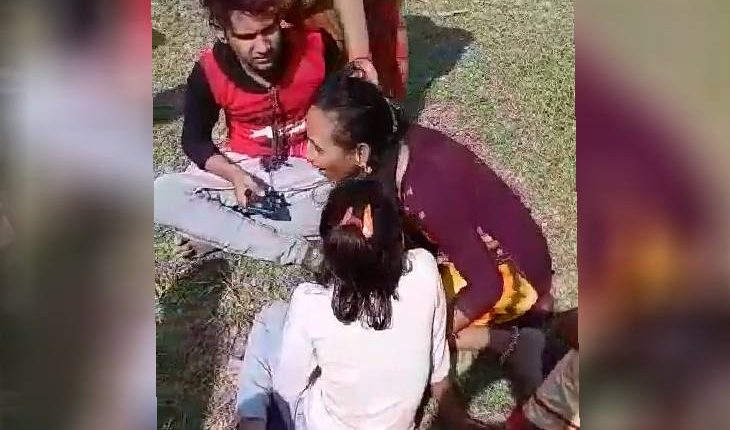 Kasganj: 5 people of same family drowned in river, dead body of father and younger son recovered