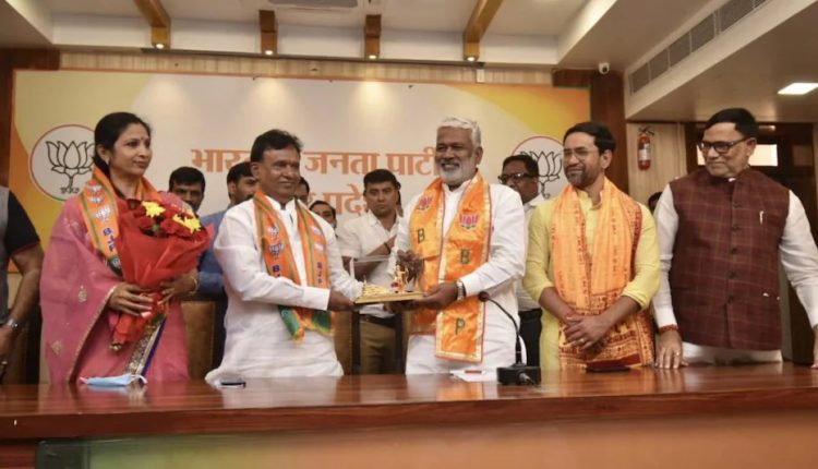 SP MLA Subhash Pasi joined BJP, SP expelled him citing anti-party activities