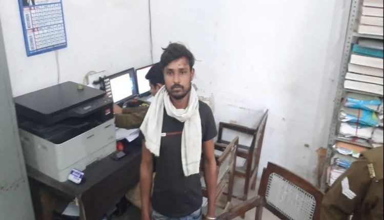 Sirfire Aashiq shot dead a girl who was refusing to marry, surrendered after going to the SP office