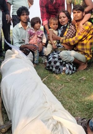 A young man going for idol immersion died in a road accident, mourning in the family, dead body sent to PM