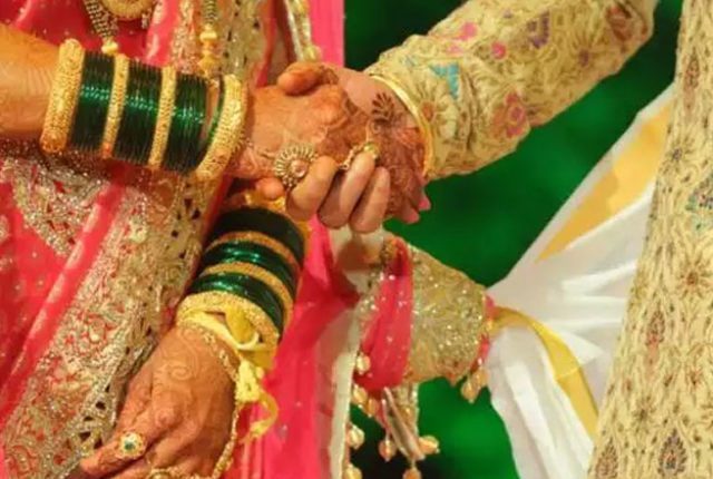 Dying marriage door: more than 1000 cases came within 1 year counseling center