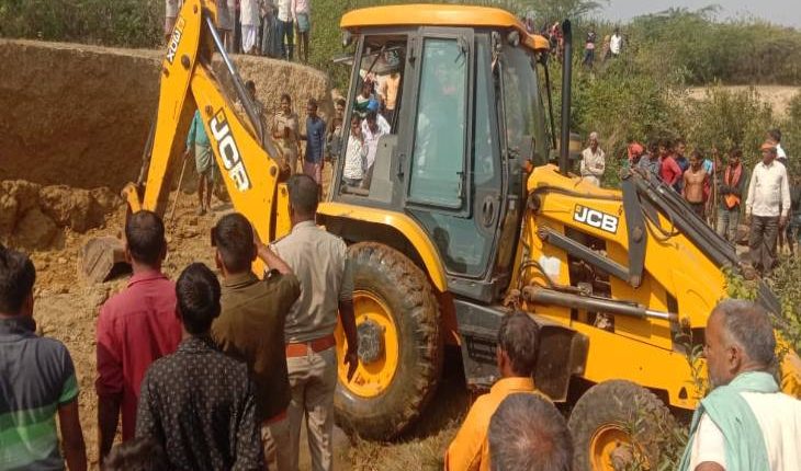 4 people who went to the banks of the hill creek were buried in the soil, 3 died
