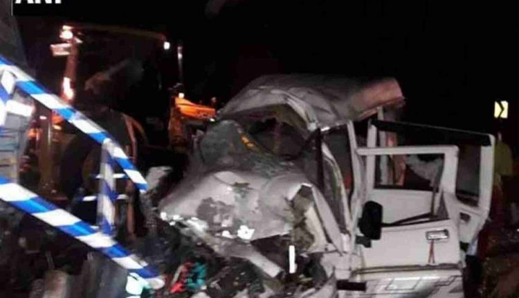 Fierce collision of tractor-trolley and Bolero late night, three women including pregnant died on the spot