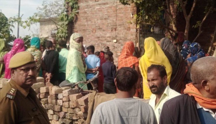 Father sets himself on fire with two innocents