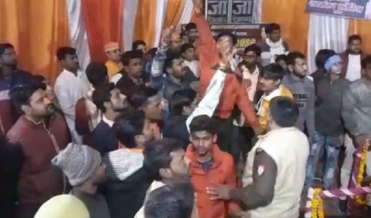 BJP leaders clash with each other over sharing the stage