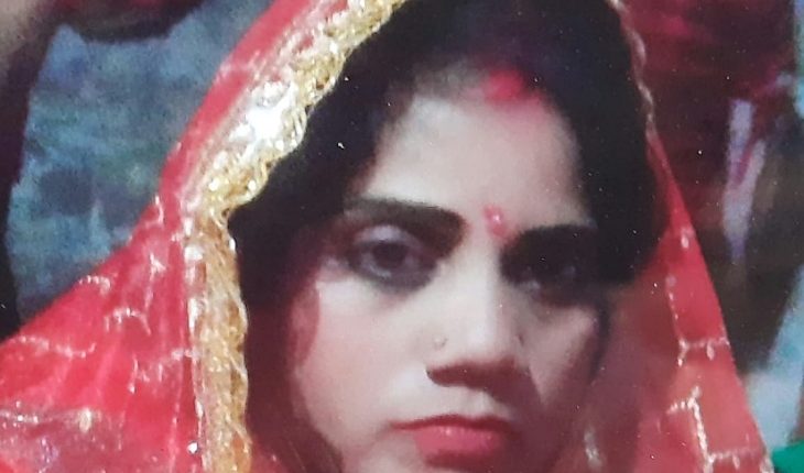Newly married woman going to sister-in-law's house on bike with husband dies after being hit by truck