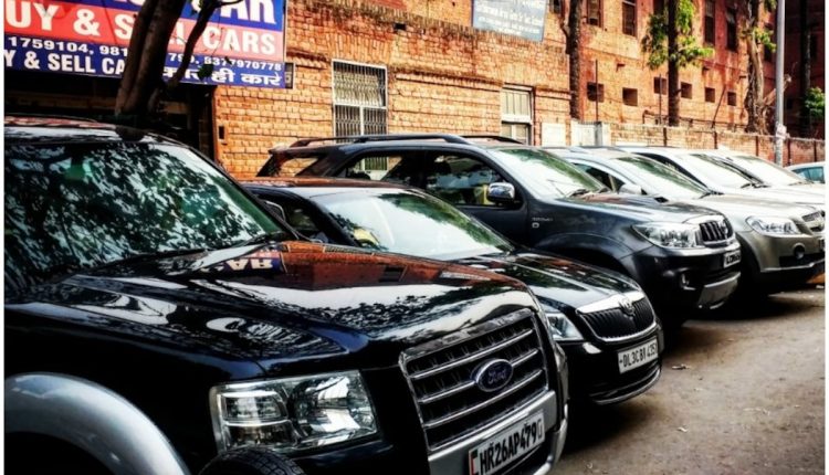 In Delhi market, old 10 to 12 lakh vehicles are being sold for 2 lakhs