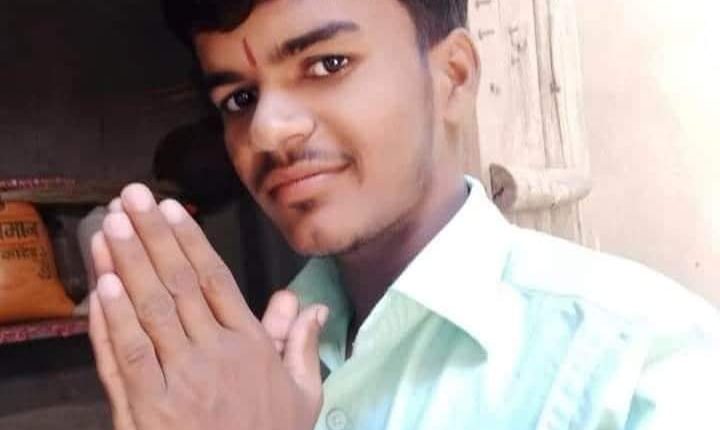 Kisan Kamgar Morcha district president Anil Yadav was threatened with death