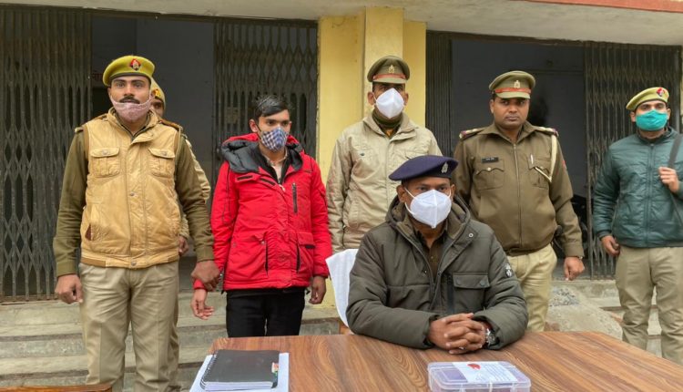 Police solved the mystery of the murder, had fallen in love with the wife of a friend, became a murderer in the affair of illicit relationship, accused arrested