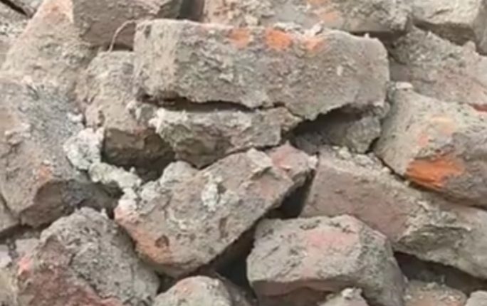 Villagers accuse village head and JE of corruption