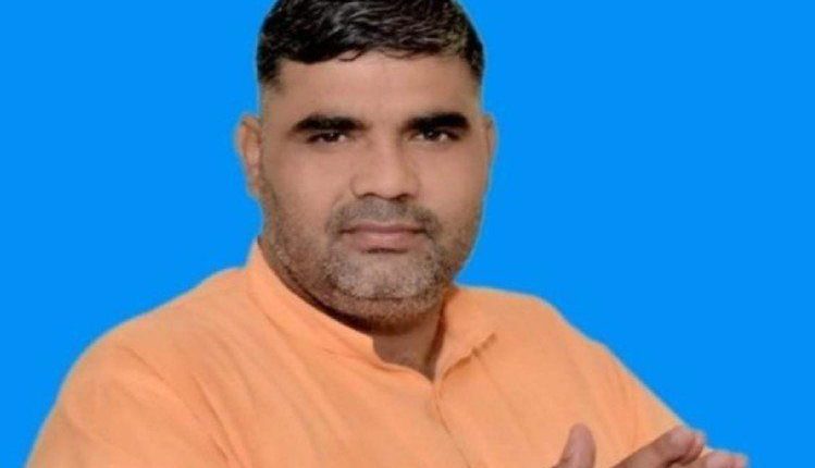 Mathura - Due to enmity, Pradhan was gunned down in broad daylight, death