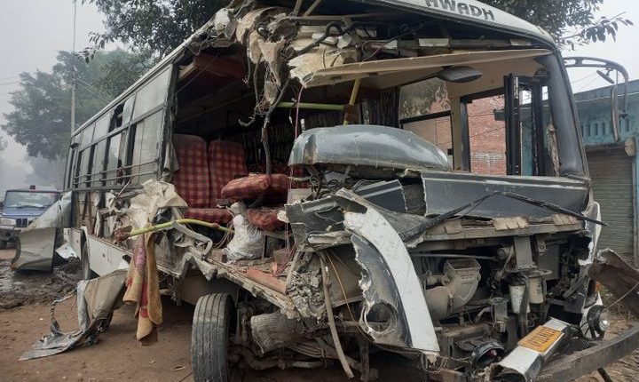 Bus and truck collide in Ayodhya, driver killed, 16 injured