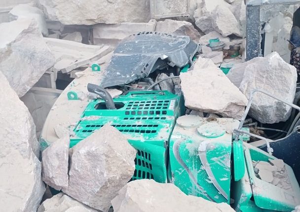 Haryana: Mountain cracked during mining, 3 dead bodies were found, more than 20 people feared buried