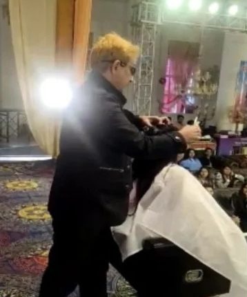 Hairstylist Jawed Habib apologizes, there is a case of spitting on hair while cutting