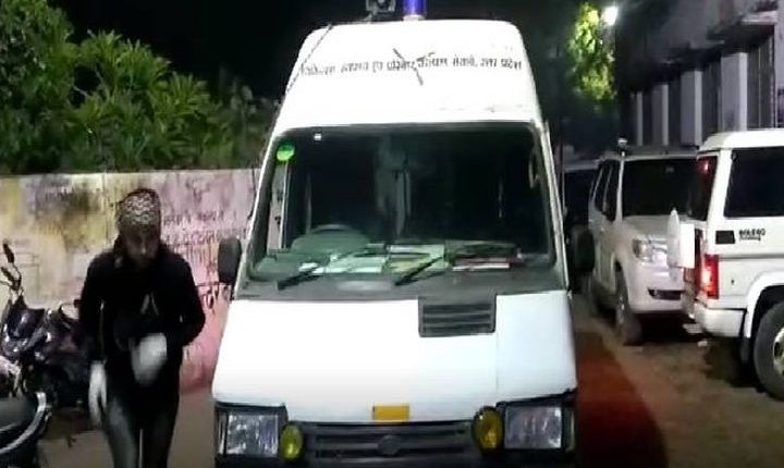 Uncontrolled bike fell in food, two died on the spot