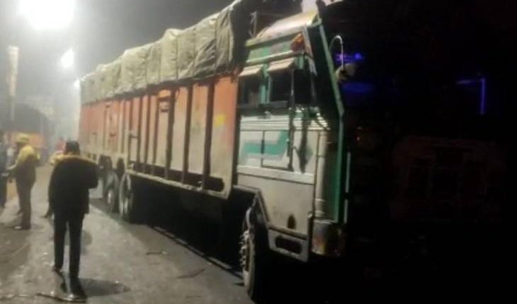 Traumatic road accident, father dies due to uncontrolled truck collision, son seriously injured
