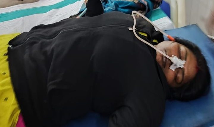 Gorakhpur: Woman first ate poison outside DM office