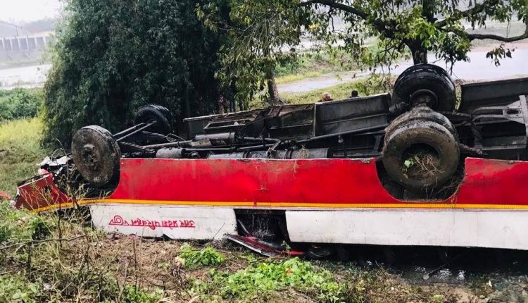 High speed roadways bus fell into a ditch in Pilibhit, driver died