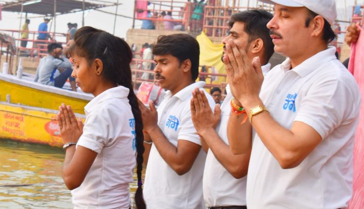 Namami Gange pays tribute to Bharat Ratna Swar Kokila Lata Mangeshkar on the banks of the Ganges