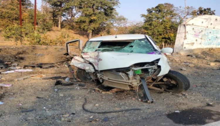 Car collided with safety wall at Damua Jhirighat, three killed