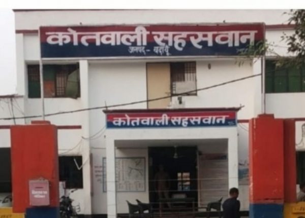 On complaining, the inspector in-charge of Kotwali committed indecency with the social worker, the journalist