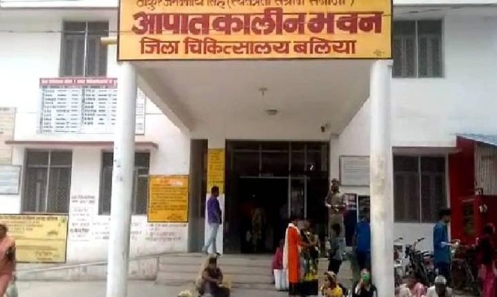 High speed truck hit bike in Ballia, father dies in road accident