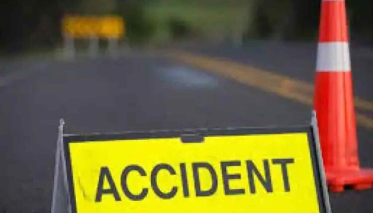 A young man crossing the road was hit by a speeding truck, died