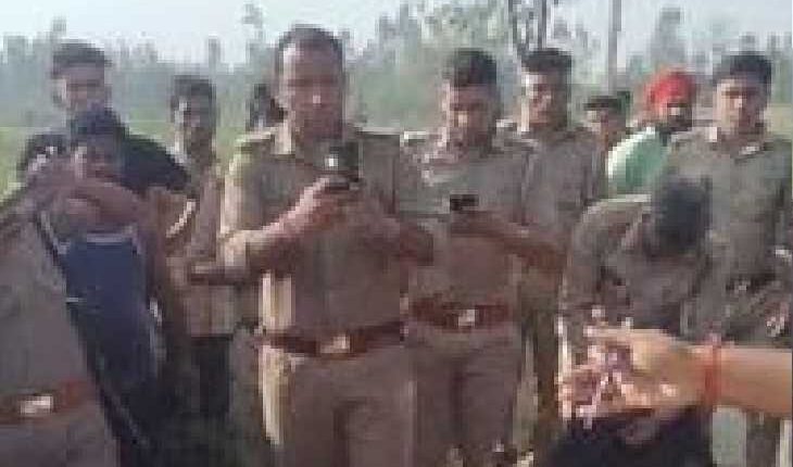 Bijnor: There was a bloody conflict between the two sides in the land dispute, father and son got shot