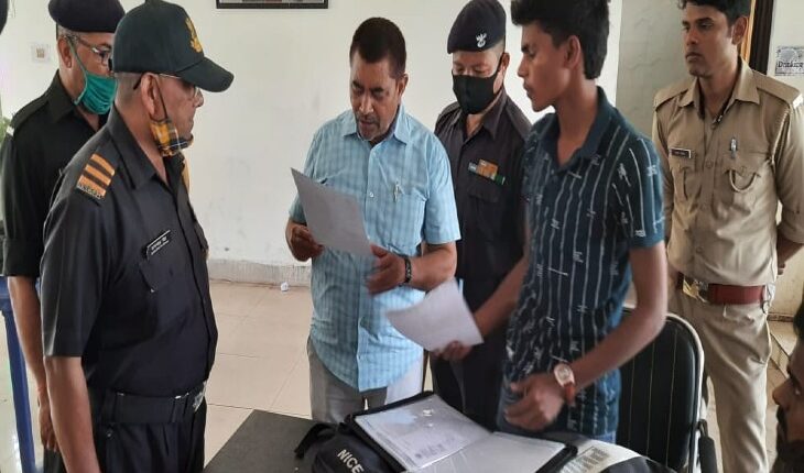 miscreants fired in the canteen of gorakhpur university