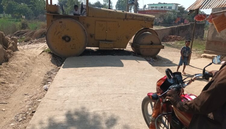 Traffic disrupted due to the coercion of the contractor, it was rare for passers-by to walk