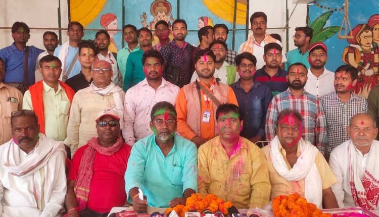 Journalists celebrated Holi Milan in a unique way