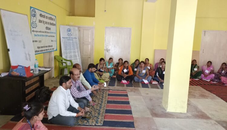 One day training given to women by Pani Sansthan