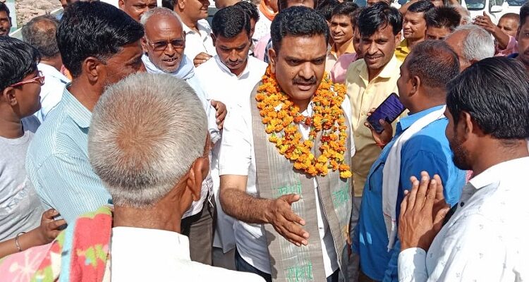 Social Welfare Minister was warmly welcomed with flower garlands from place to place