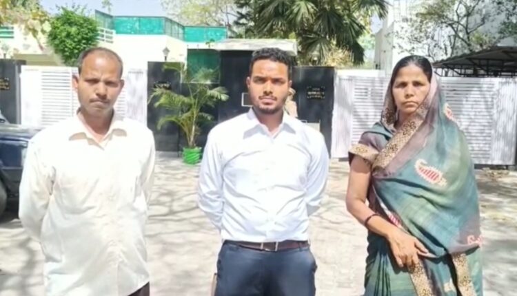 SI's family wandering from day to day to get justice for father