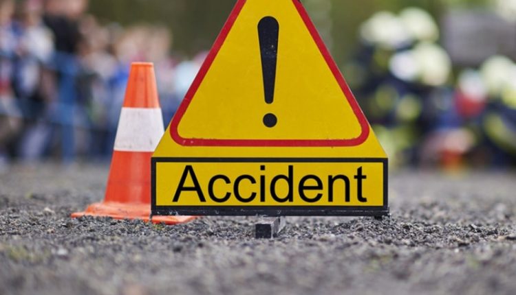 Pickup and three-wheeler clashed, 1 killed