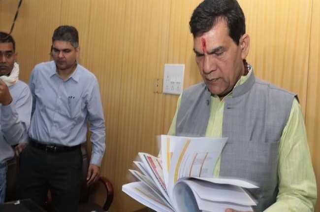 If the consumers do not pick up the phone in the electricity department, action will be taken against the engineers and employees: Energy Minister AK Sharma