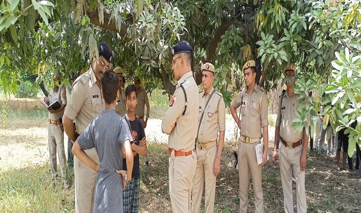 The body of the owner was found hanging on the noose after killing the servant, the police engaged in the investigation