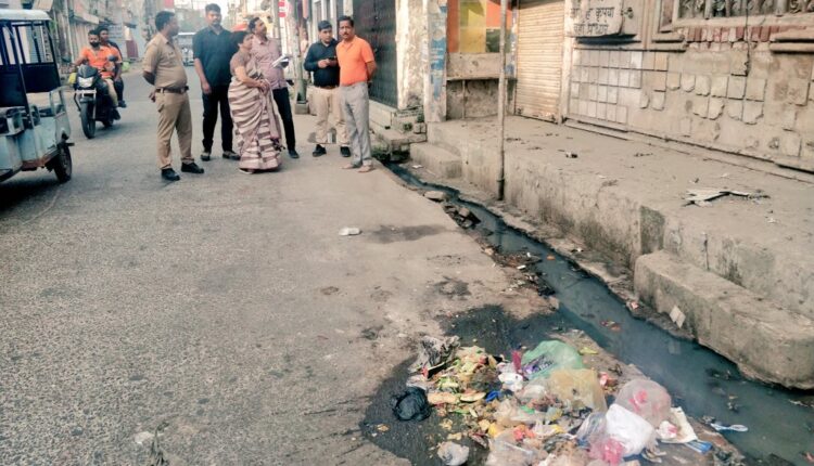 Mayor Sanyukta Bhatia inspected cleanliness, fined for encroachment, warned supervisor