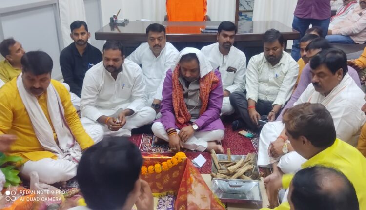 Minister of State for Transport inaugurated his office after reaching the assembly