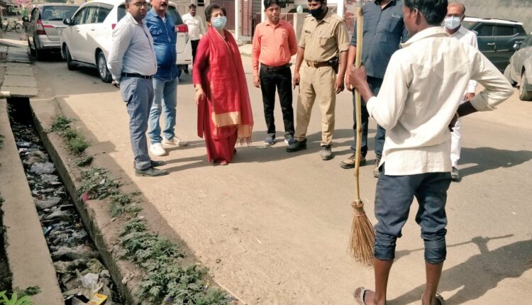 Mayor Sanyukta Bhatia inspected the cleanliness system in the wards