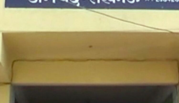 Body of 40-year-old youth found near Naka Hindola, police engaged in investigation