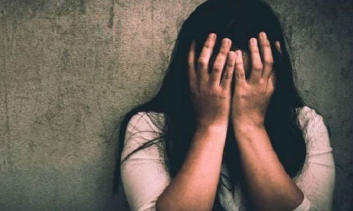 The middle-aged committed obscenity by finding the teenager alone, case filed