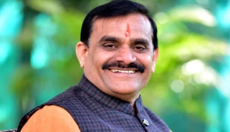 What did VD Sharma's wife tweet politics heated up, account had to be deactivated