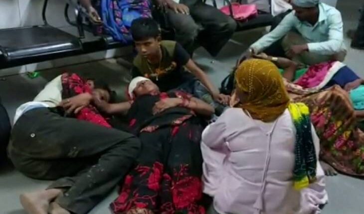 A pickup full of passengers overturned, one killed, 24 injured